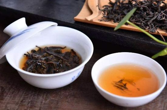 茯磚茶與普洱茶哪個好，茯茶和普洱茶口味區(qū)別