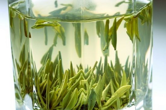 竹葉青和雀舌哪個(gè)貴，竹葉青茶貴嗎？