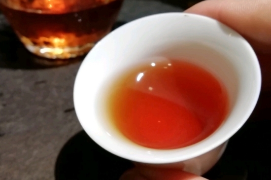 長期喝巖茶會上火嗎？巖茶這樣喝了容易上火！
