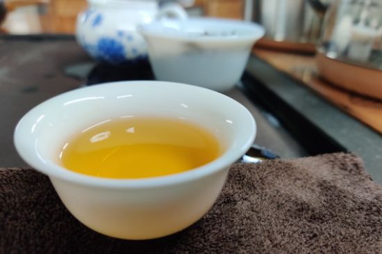 蜜蘭香好還是鴨屎香好，鳳凰單叢茶蜜蘭香和鴨屎香特點(diǎn)有哪些？