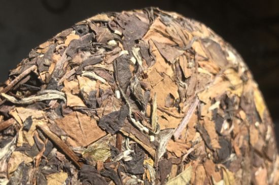 7年壽眉和2年白牡丹哪個(gè)好，老白茶壽眉與白牡丹的口感區(qū)別