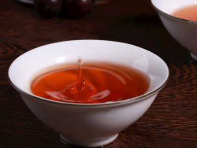 紅茶和綠茶的區(qū)別，常喝紅茶好還是綠茶好？